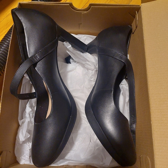 Clarks BNIB high heels - Picture 2 of 4